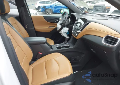 2018 Chevrolet Equinox Premier z USA, uszkodzony, nr VIN 2GNAXVEV8J6110621